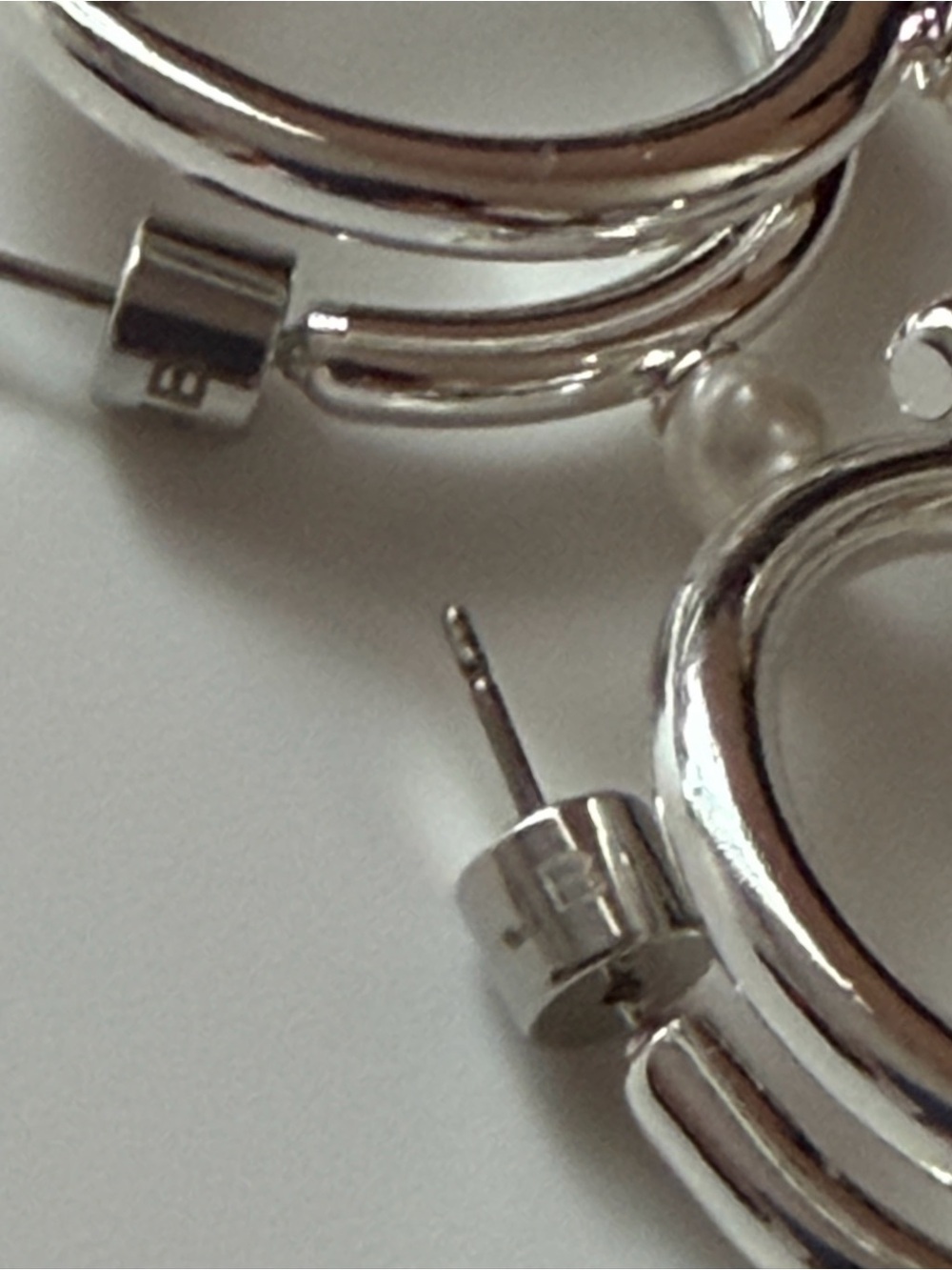 NWOT Jenny Bird Silver Hoop Earrings with Pearl Accents - Picture 6 of 9